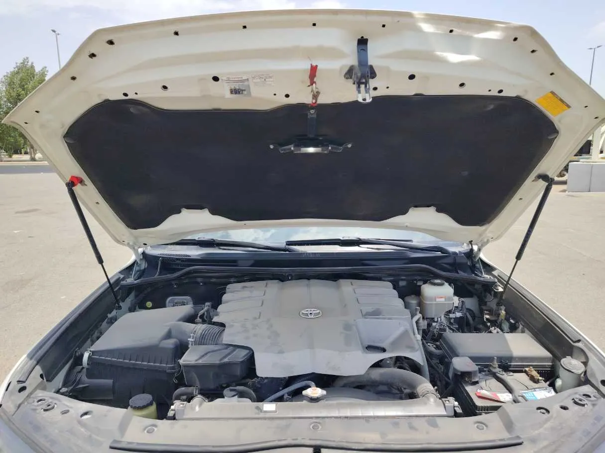 Car image 38
