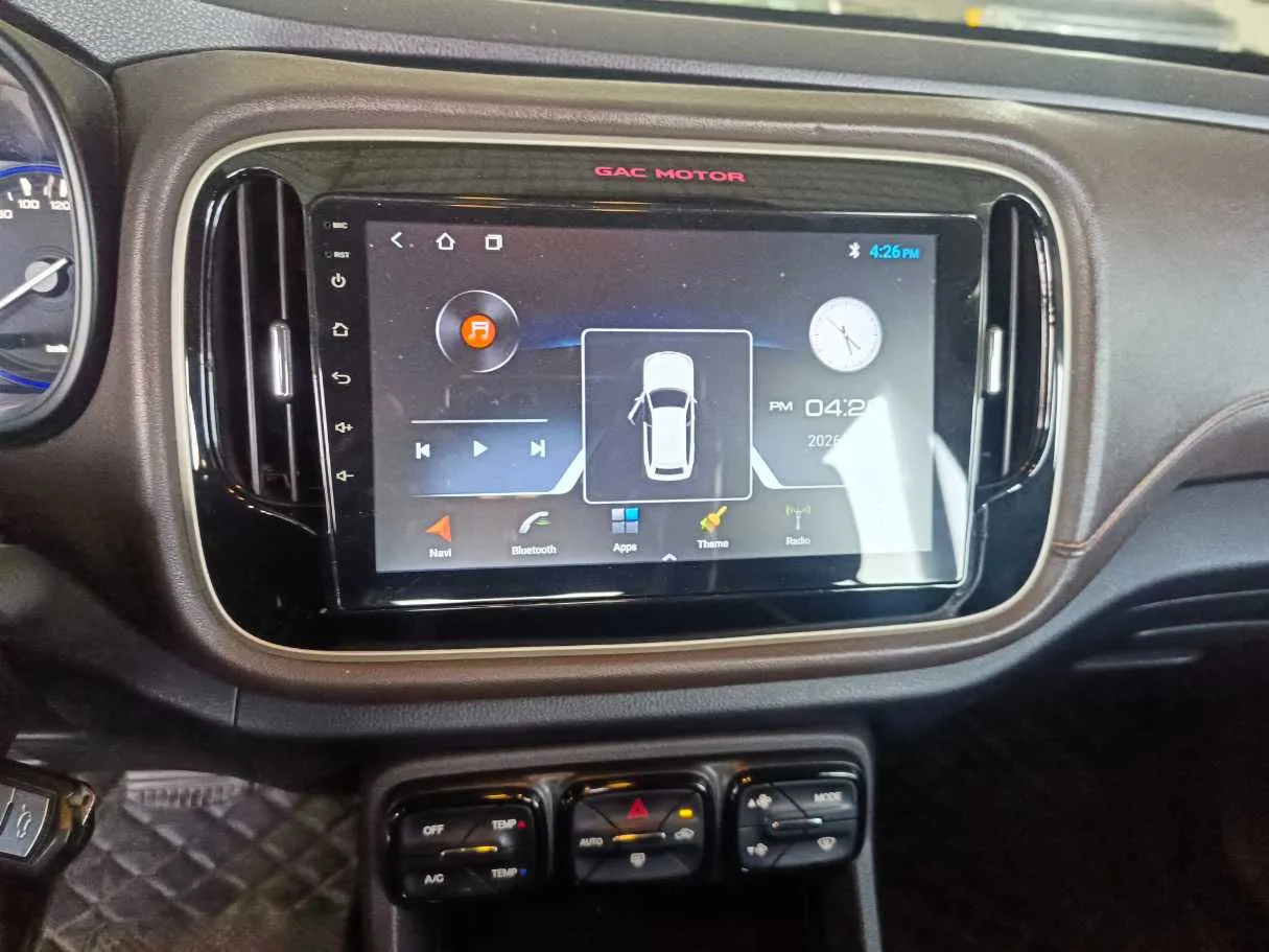 Car image 12
