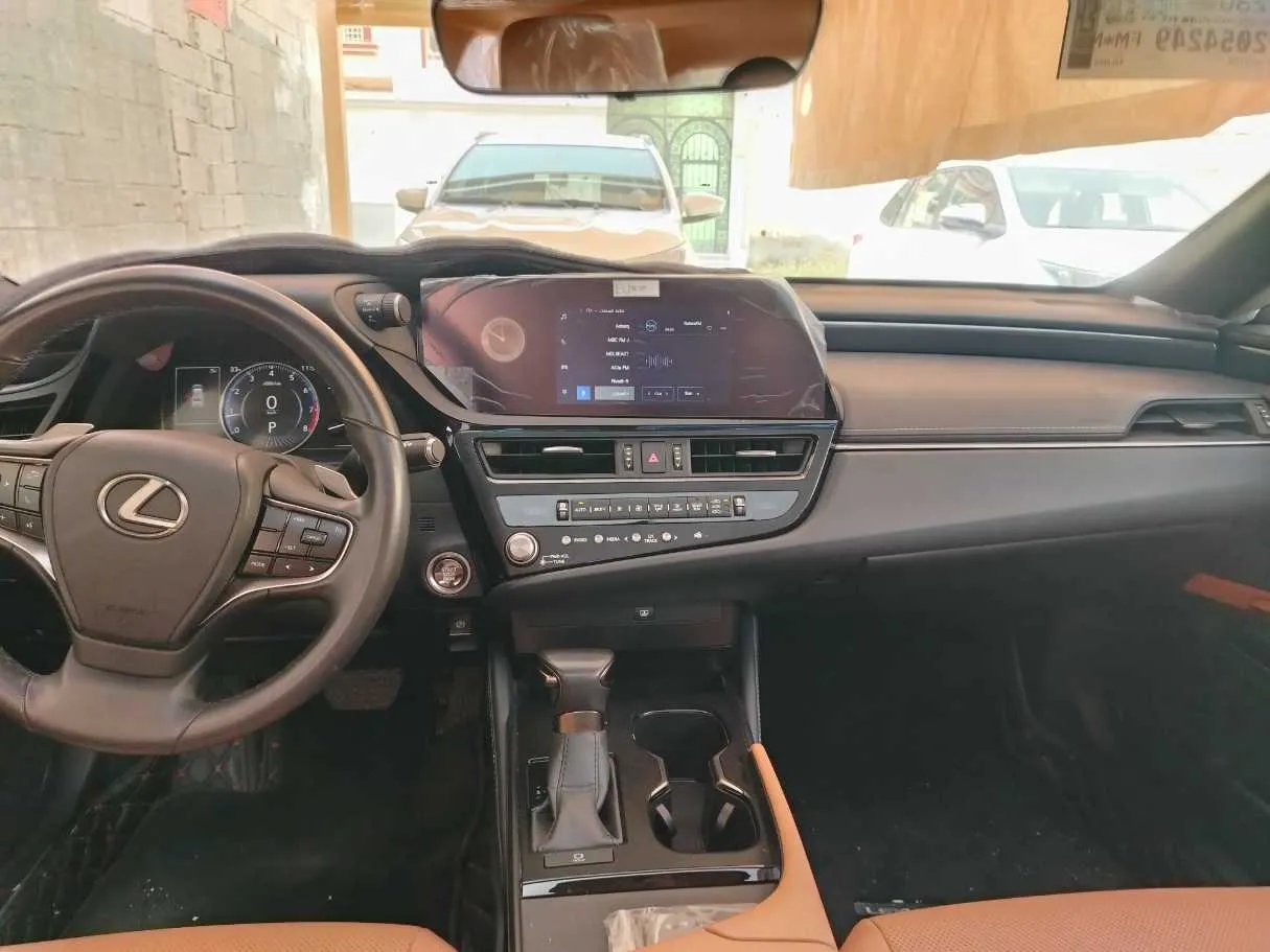 Car image 22