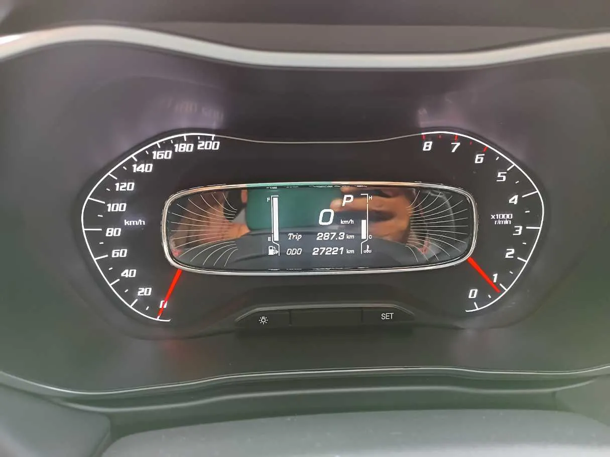 Car image 18