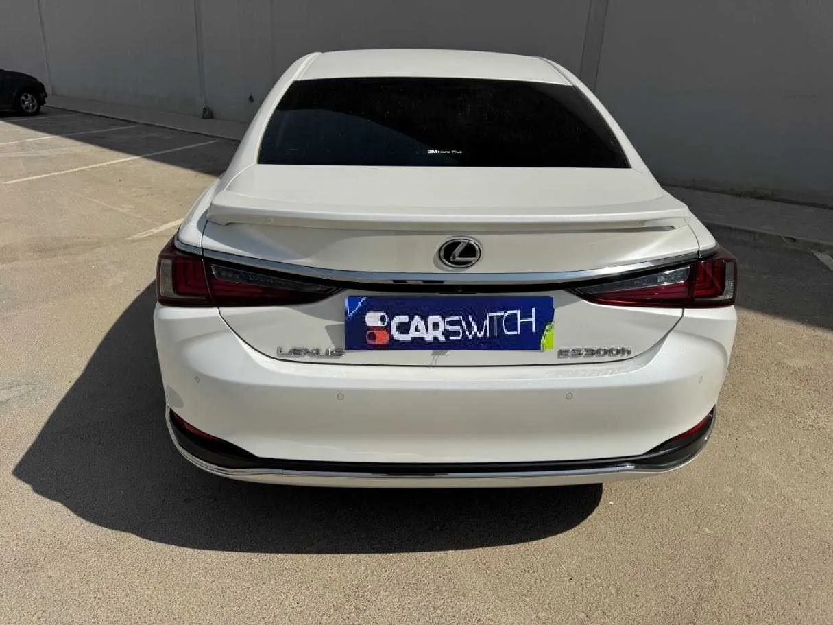 Car image 6
