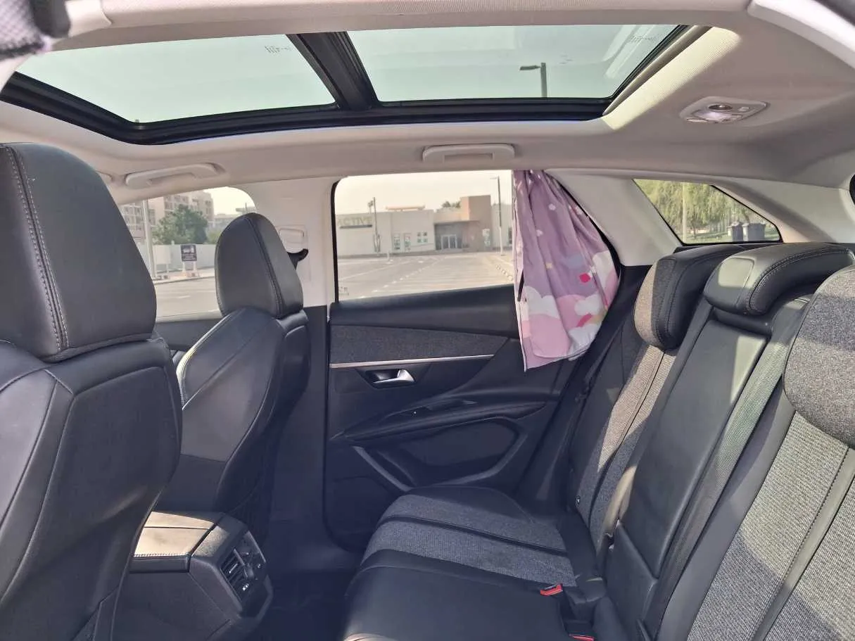 Car image 13