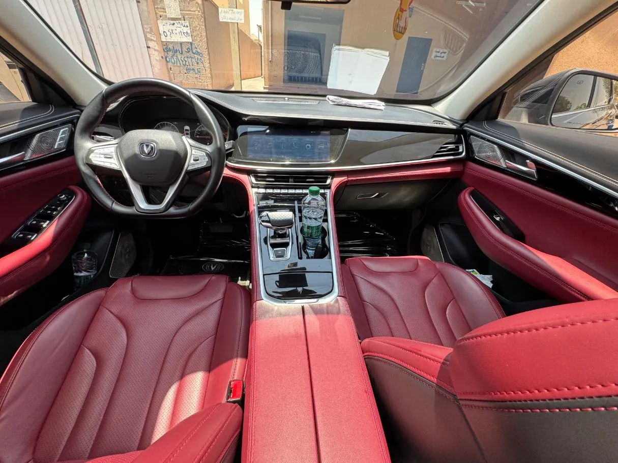 Car image 15