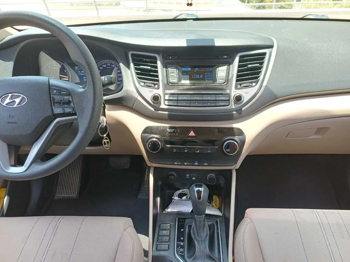 Car image 16