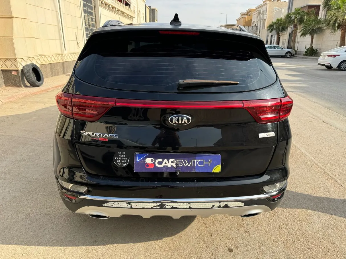 Car image 6