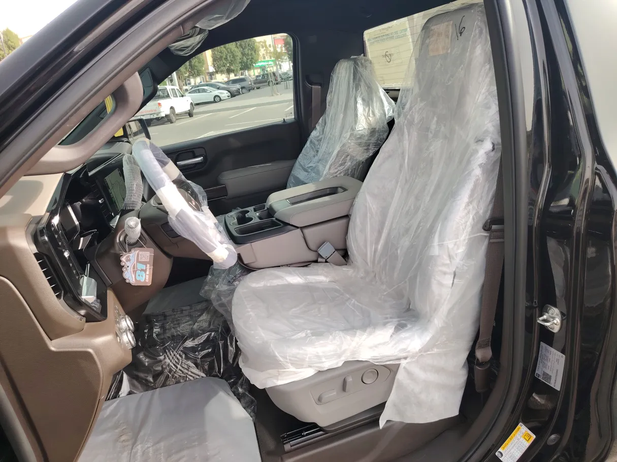 Car image 12