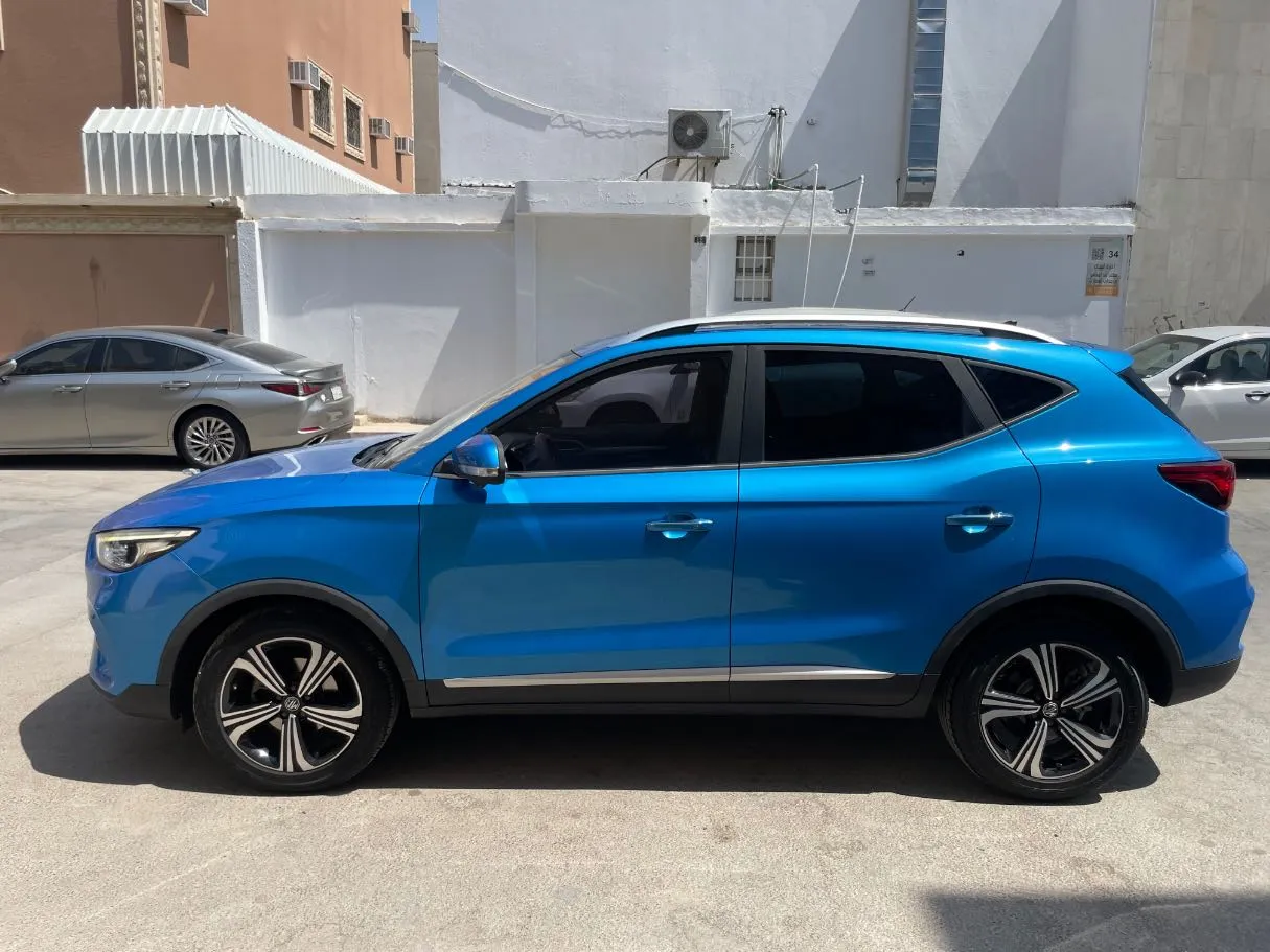Car image 8