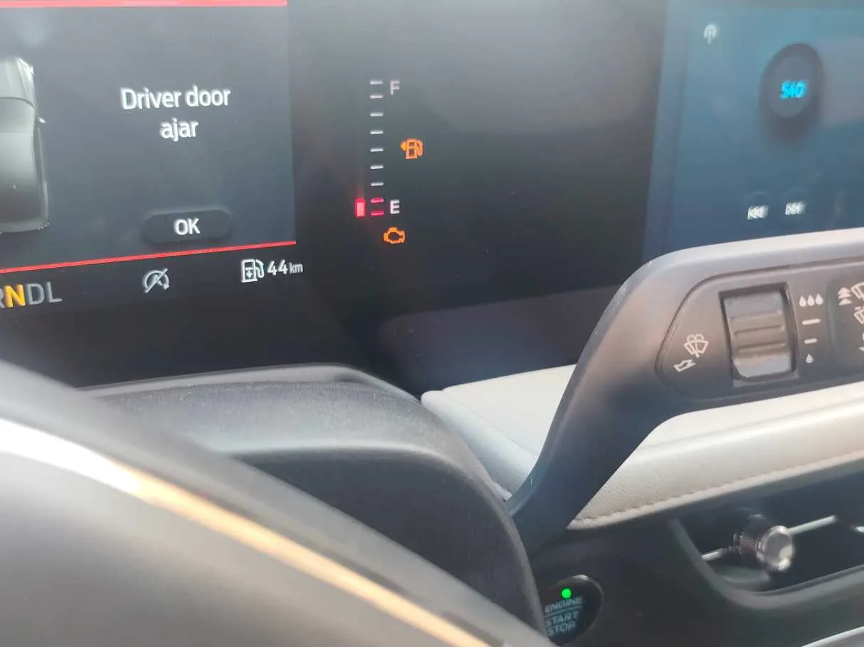 Car image 25