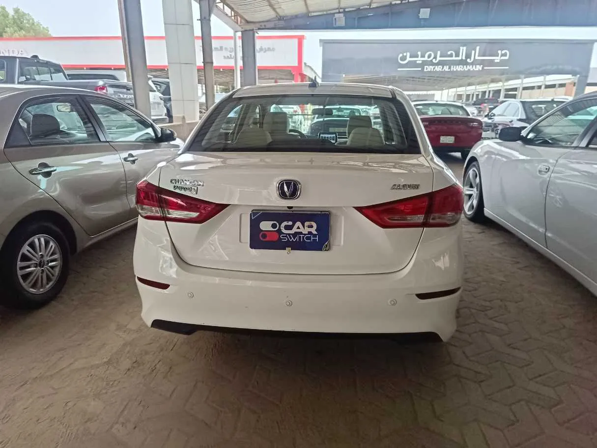 Car image 5