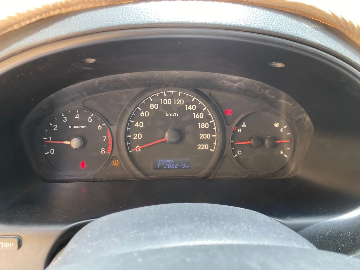 Car image 18