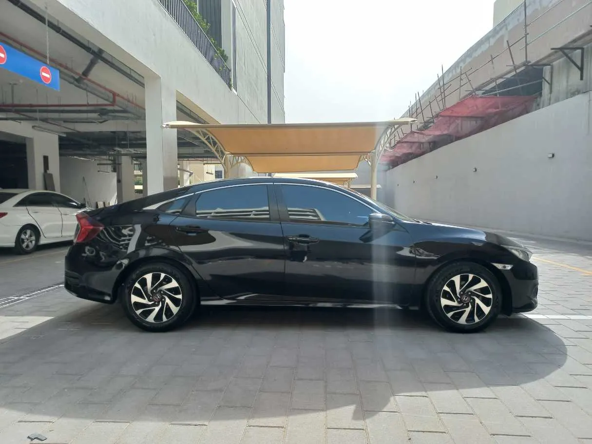 Car image 8