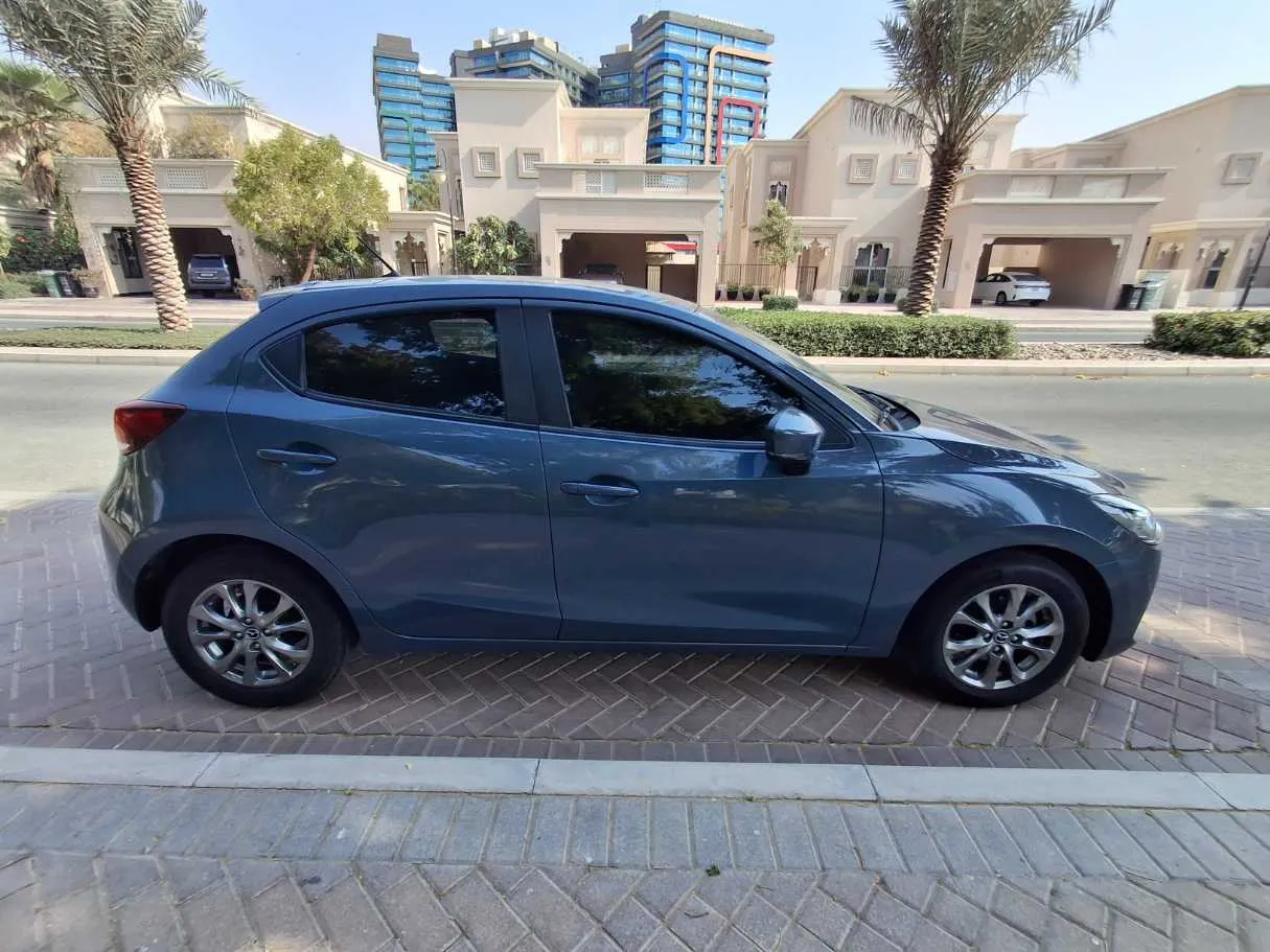 Car image 3