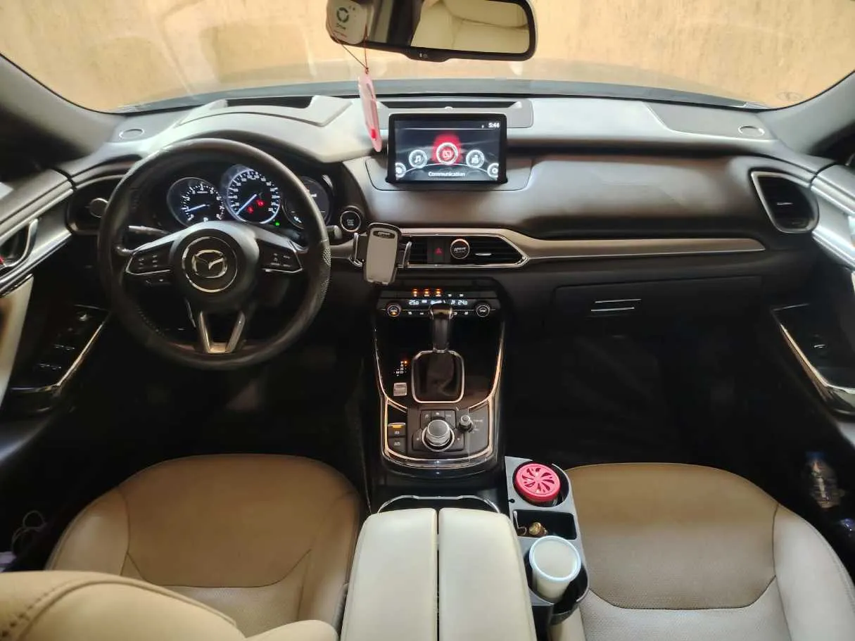 Car image 21