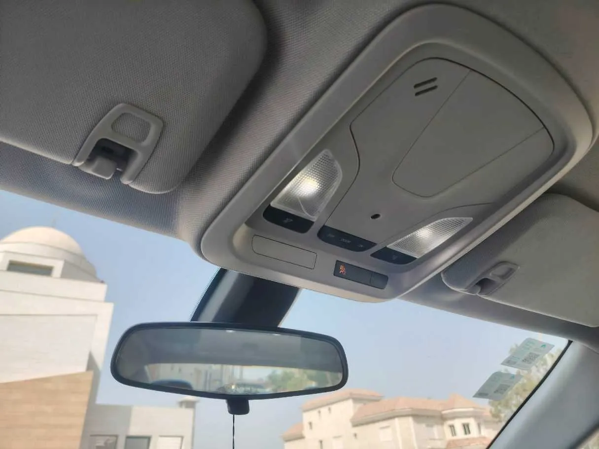 Car image 34