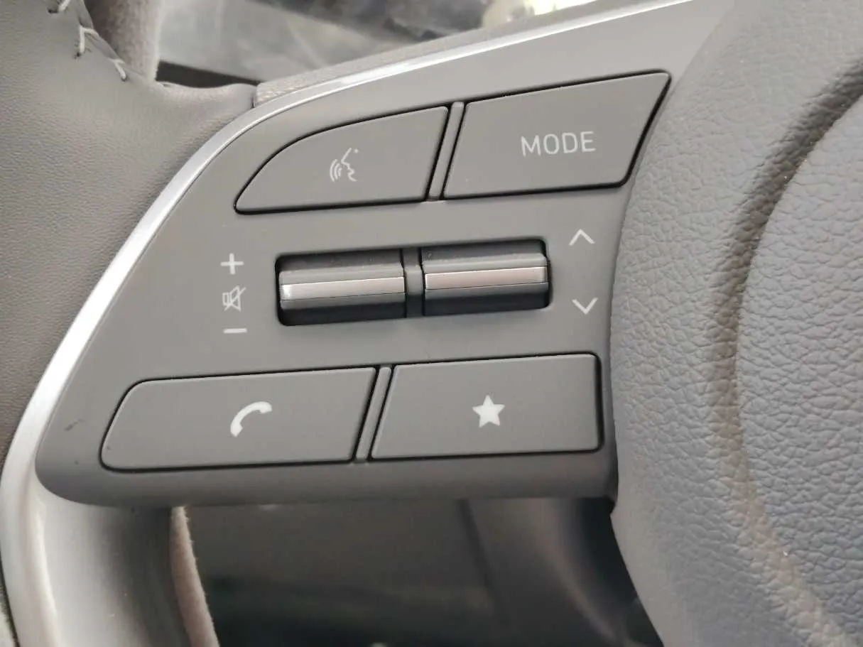 Car image 29