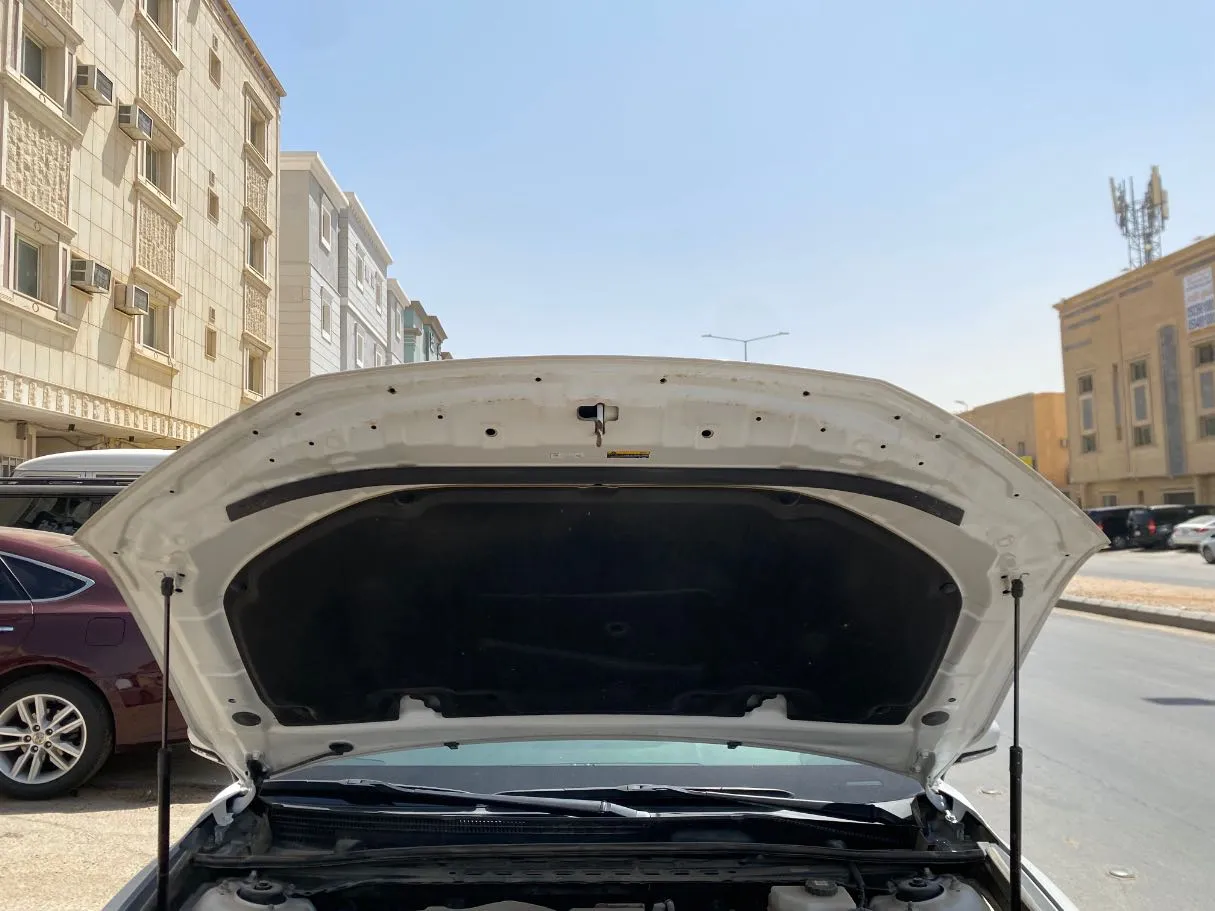 Car image 26