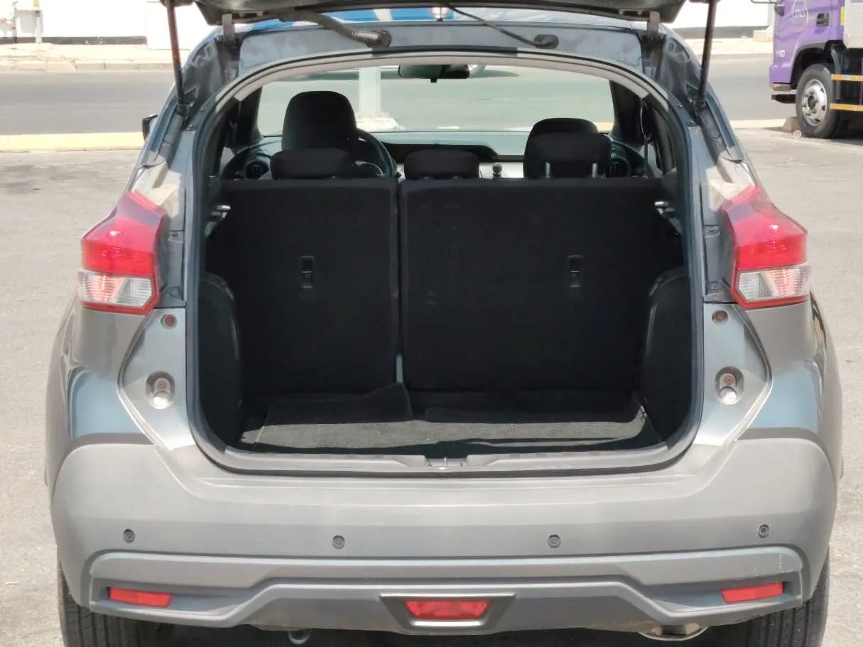 Car image 22