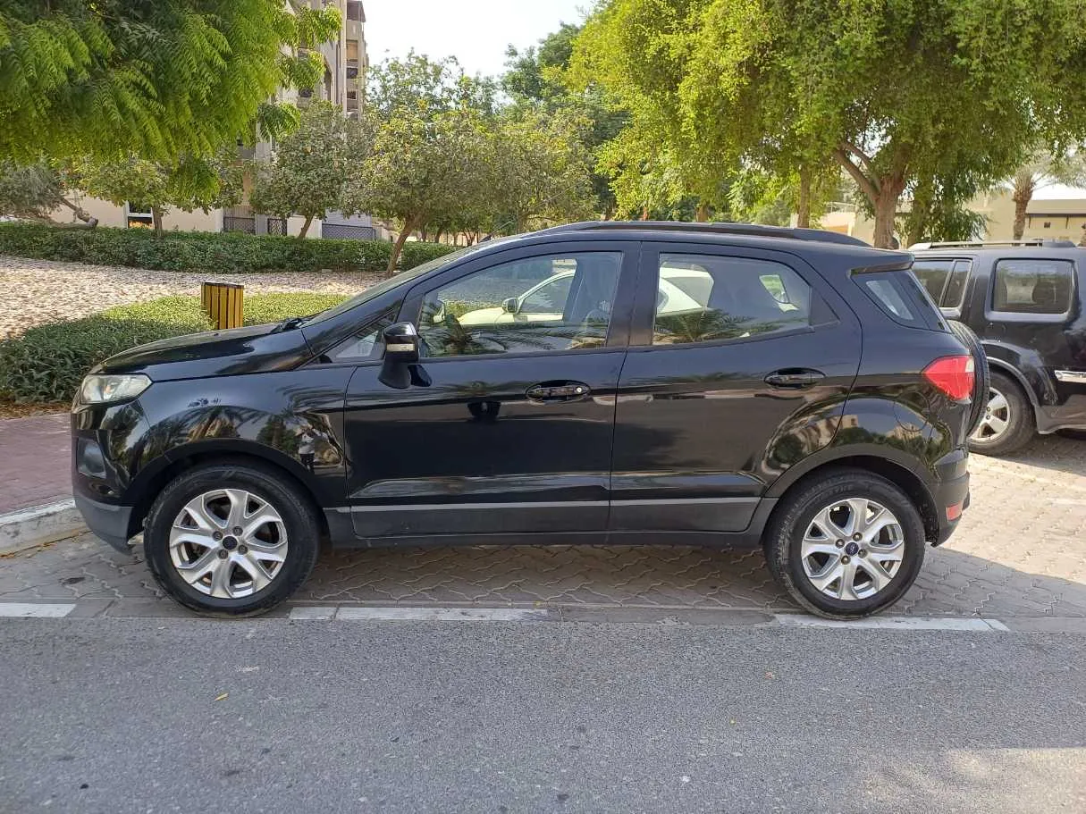 Car image 8