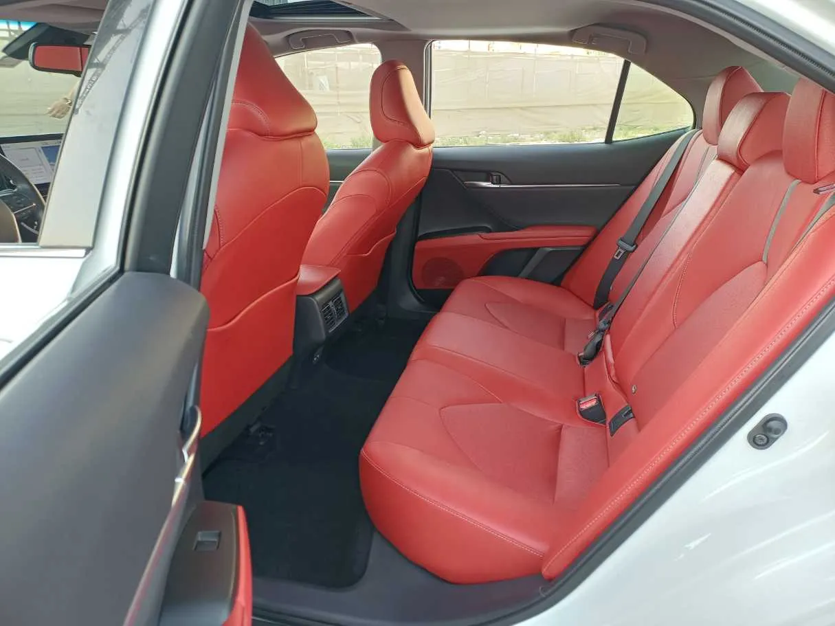 Car image 13