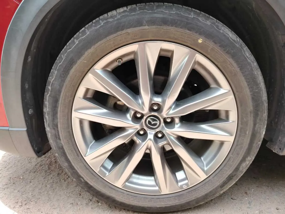 Car image 10