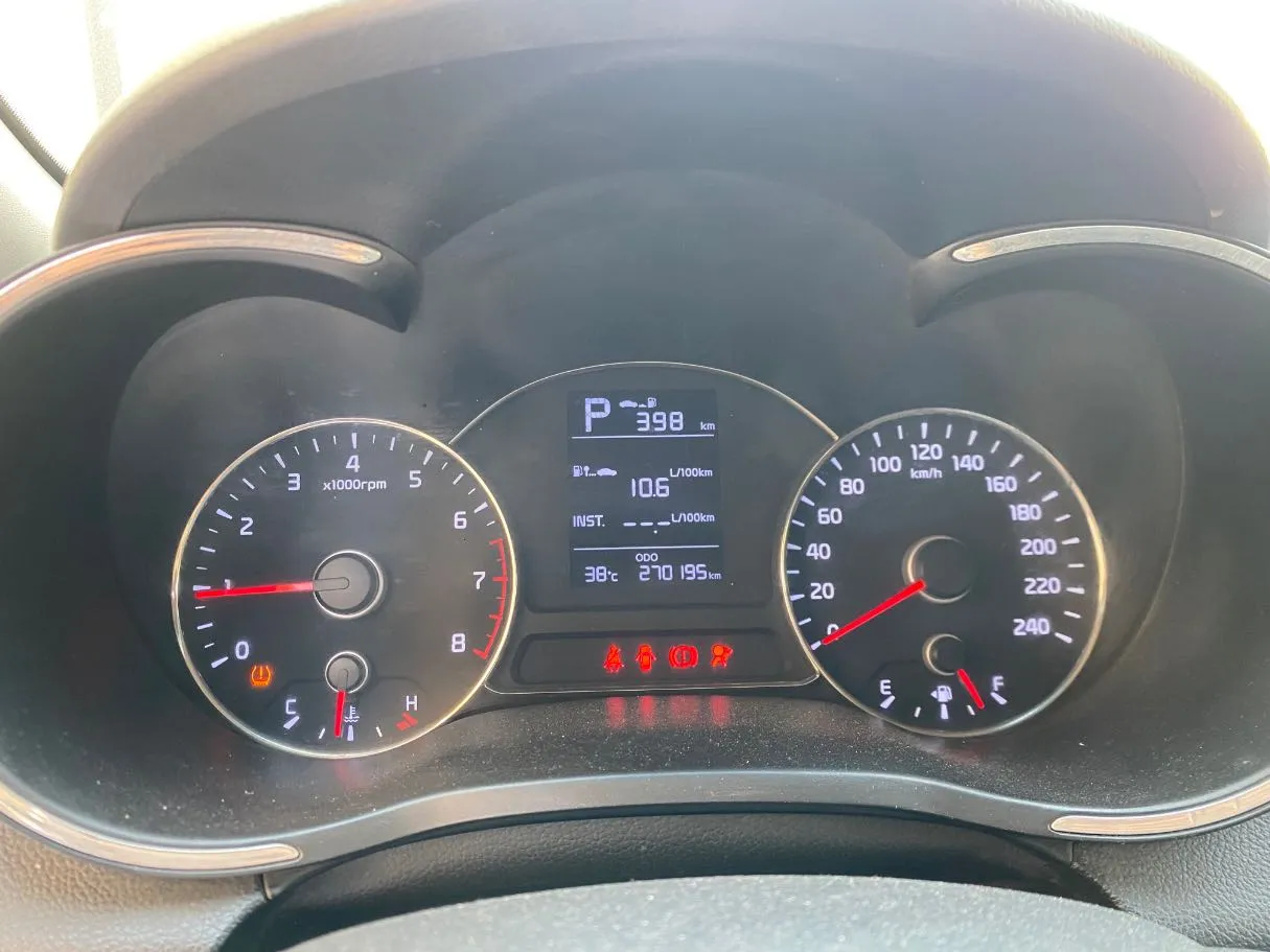 Car image 17