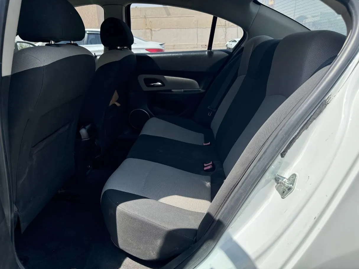 Car image 15