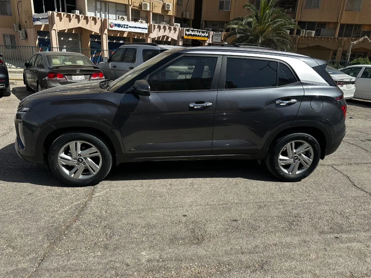 Car image 8