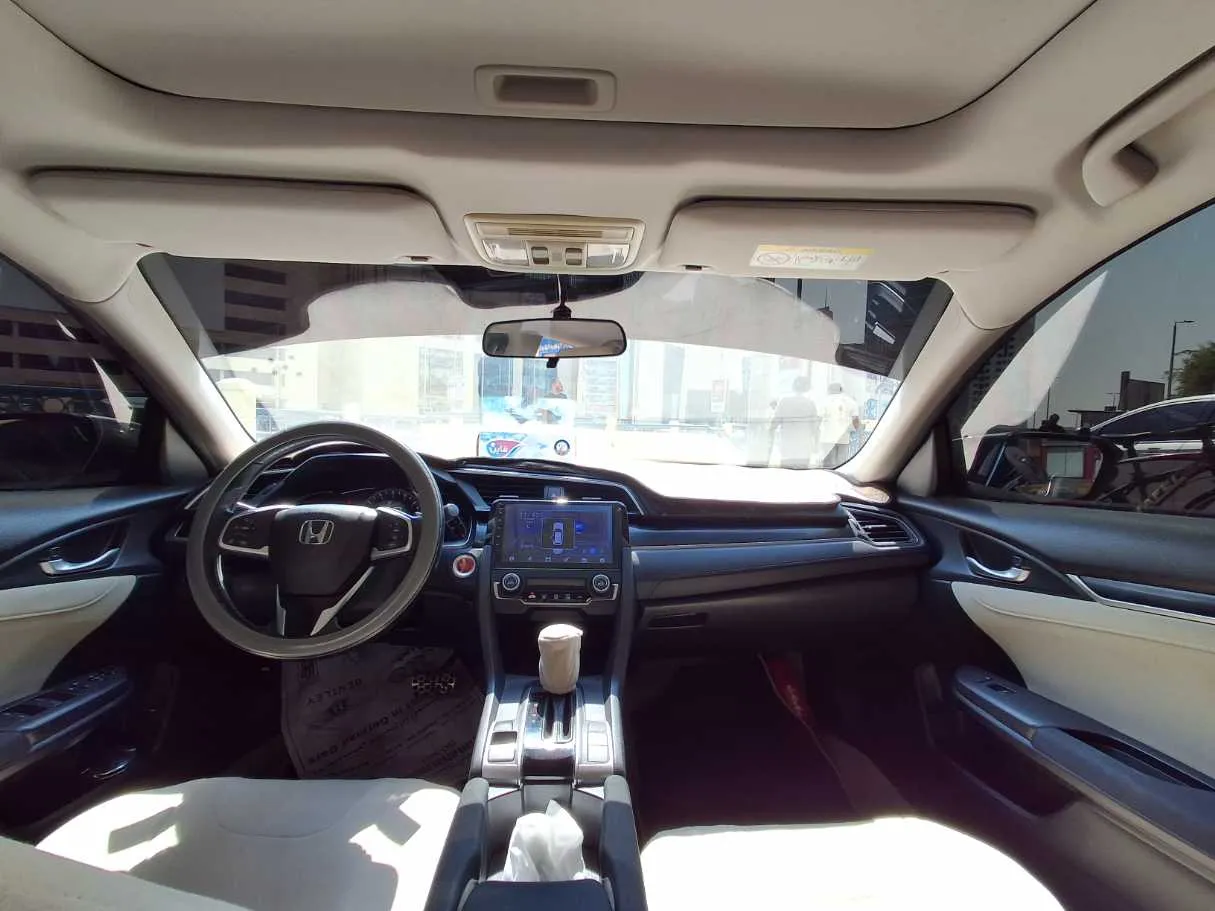 Car image 15