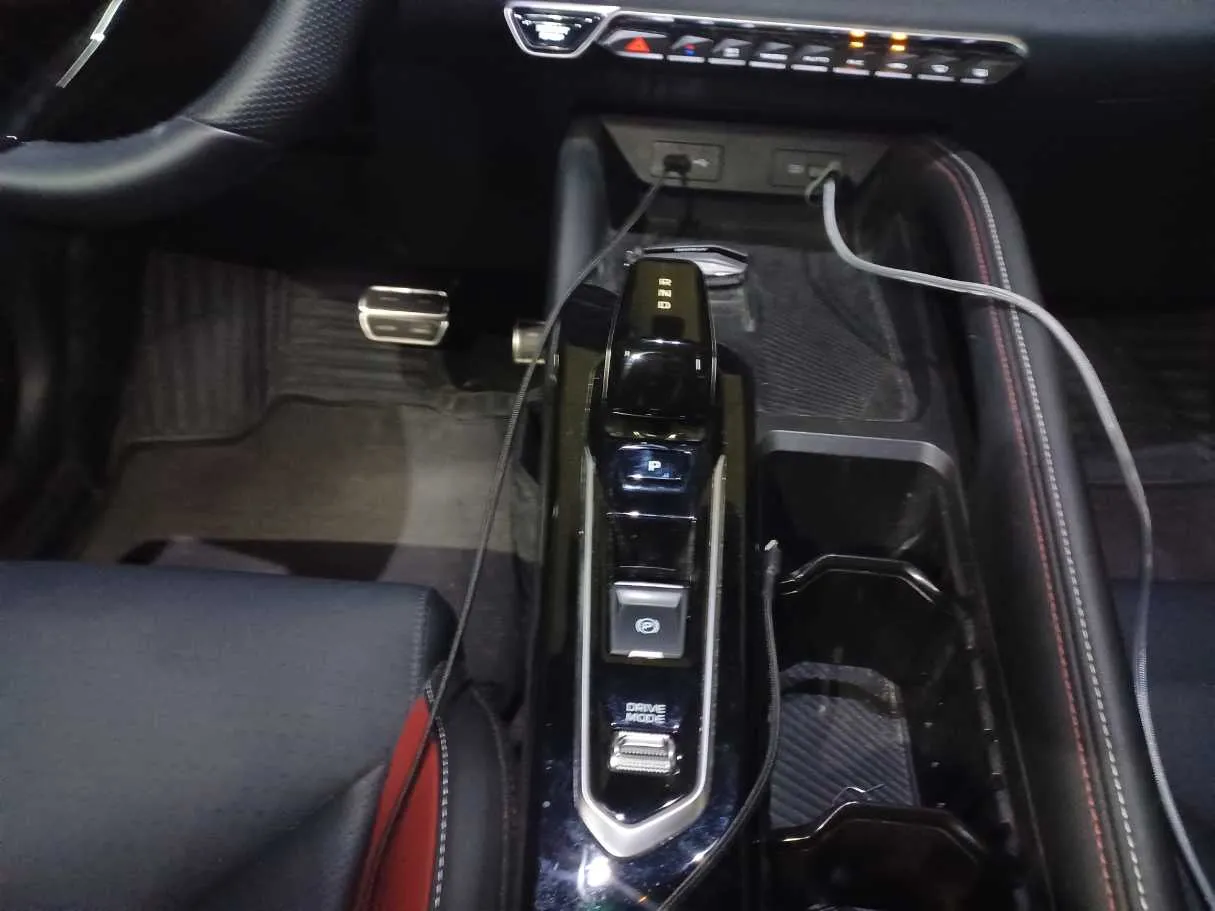 Car image 13