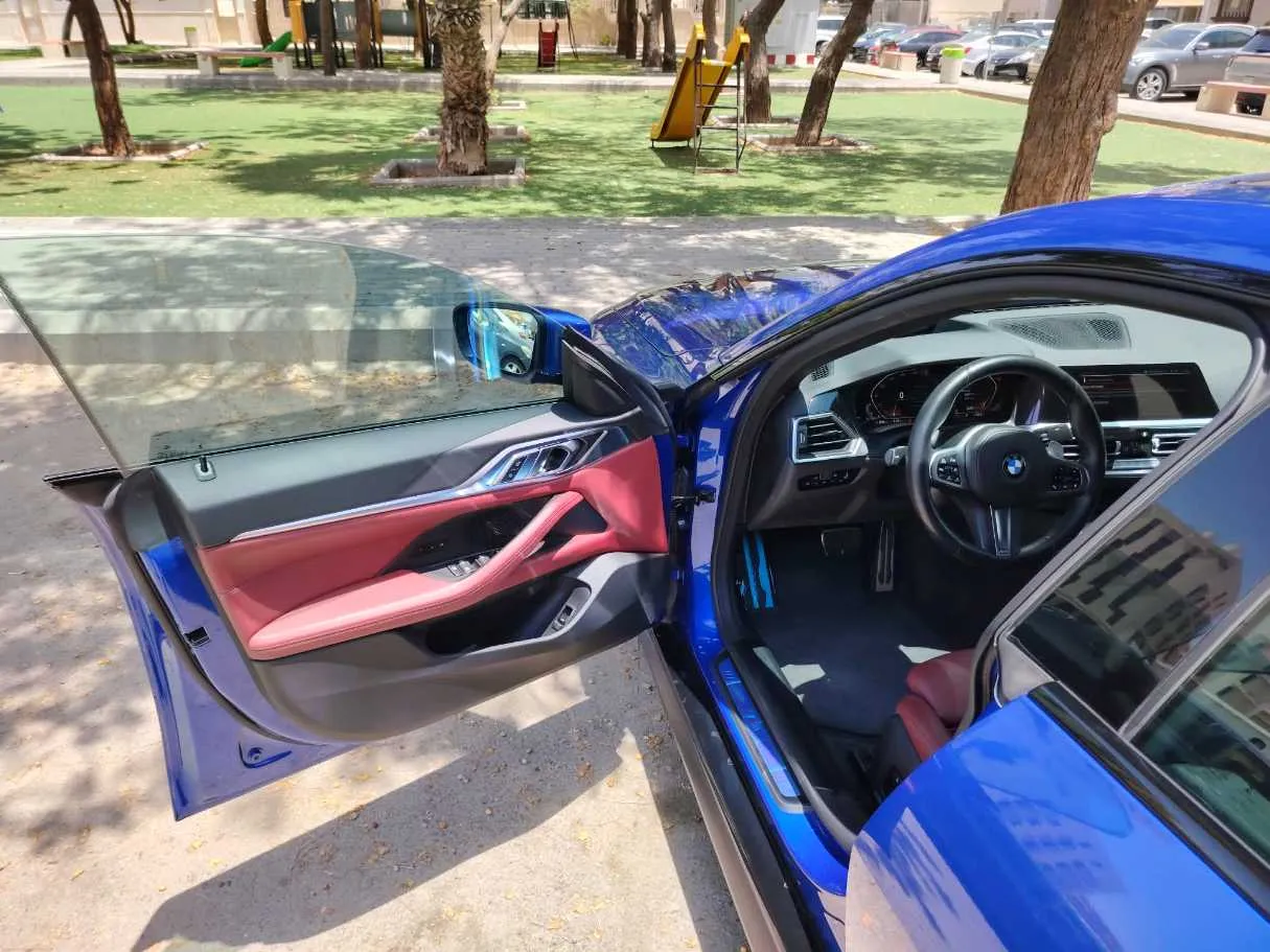 Car image 12