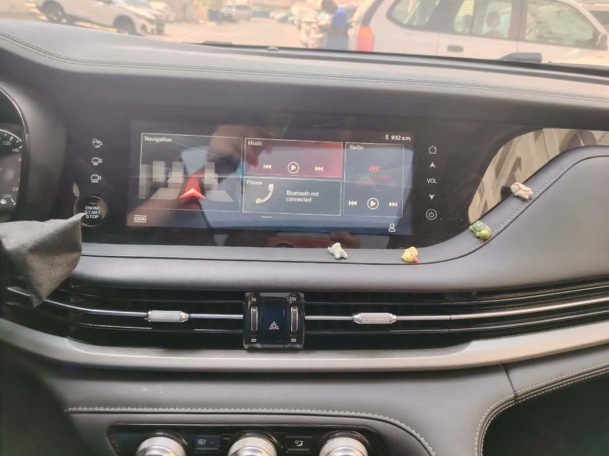Car image 27