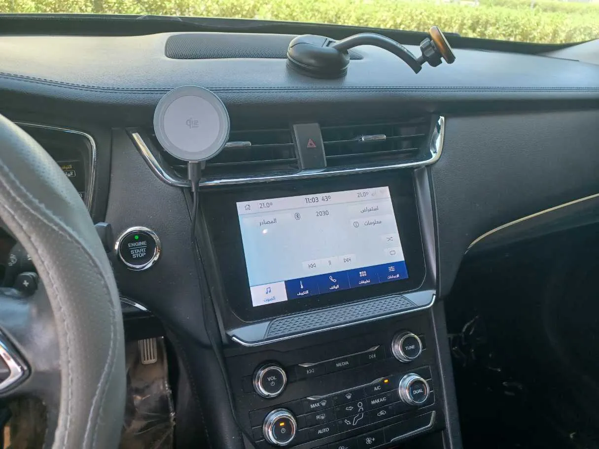 Car image 19