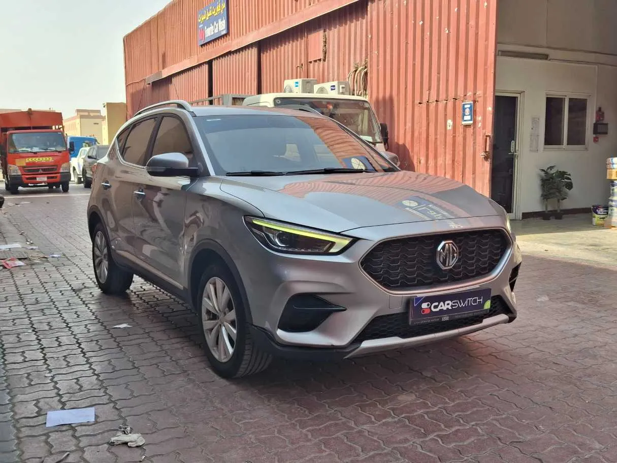 Car image 3