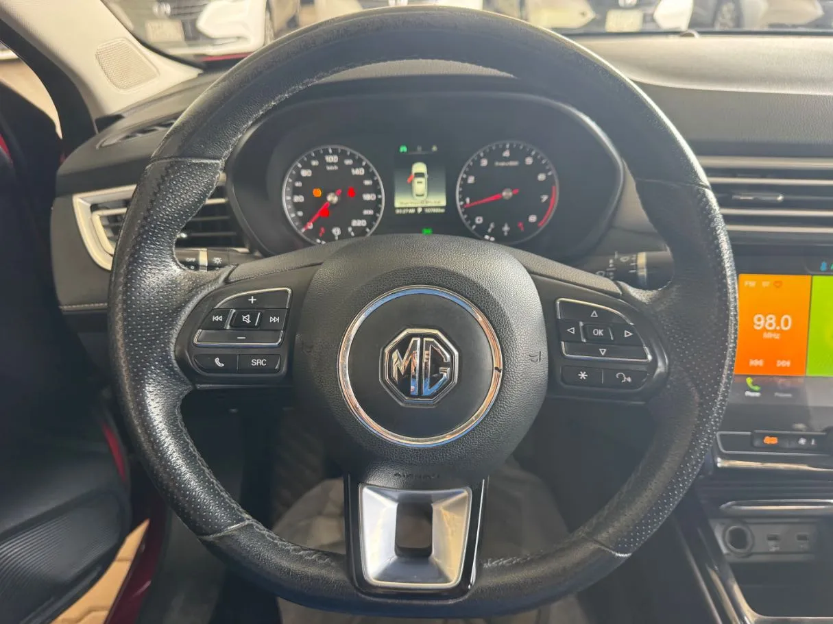 Car image 11
