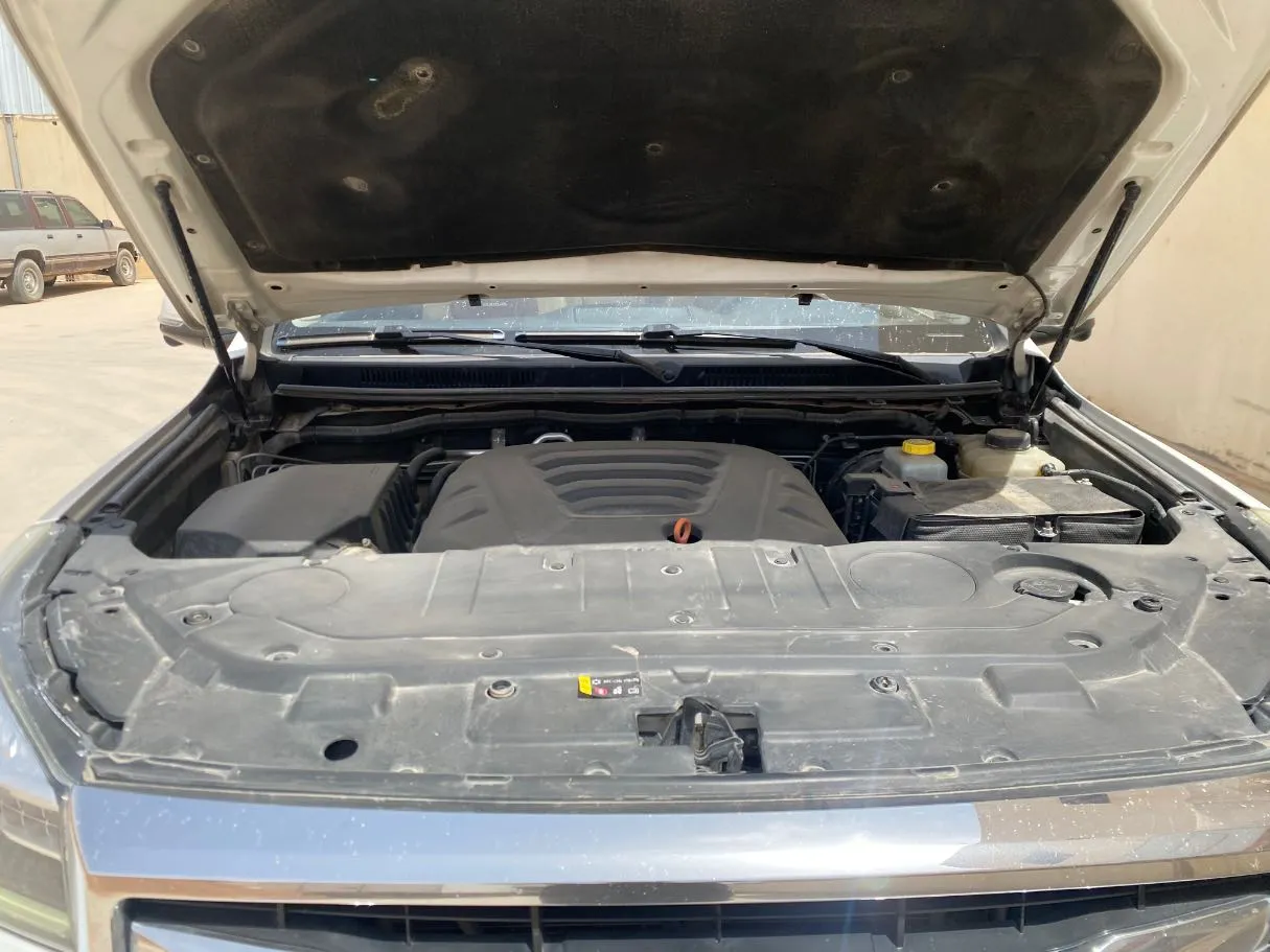 Car image 27
