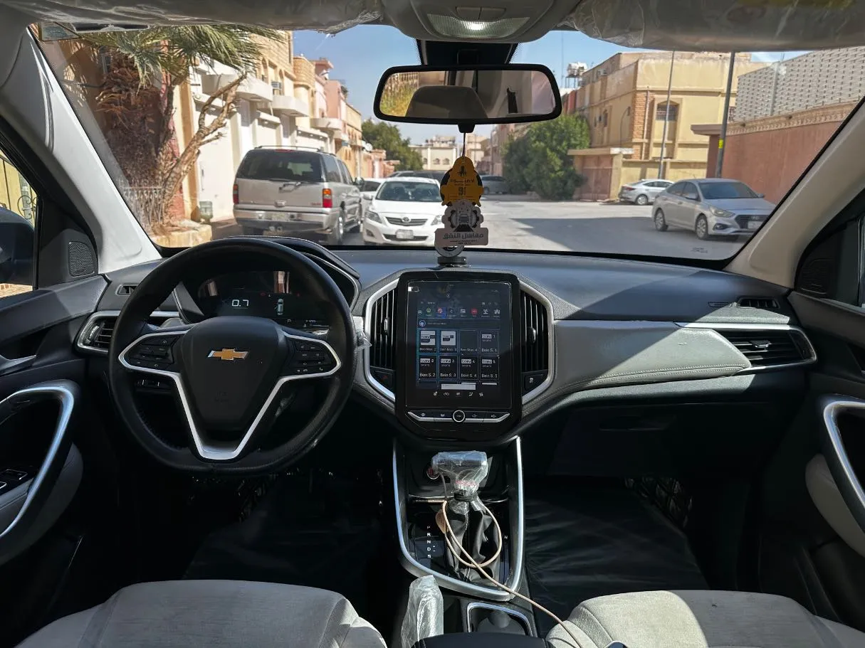 Car image 17