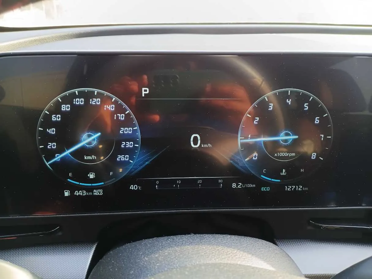 Car image 17