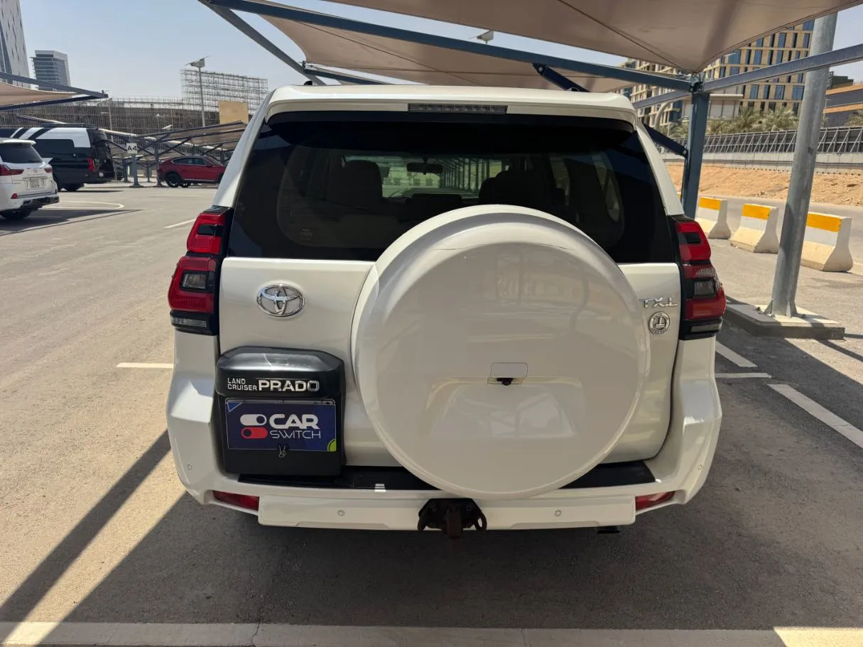 Car image 6