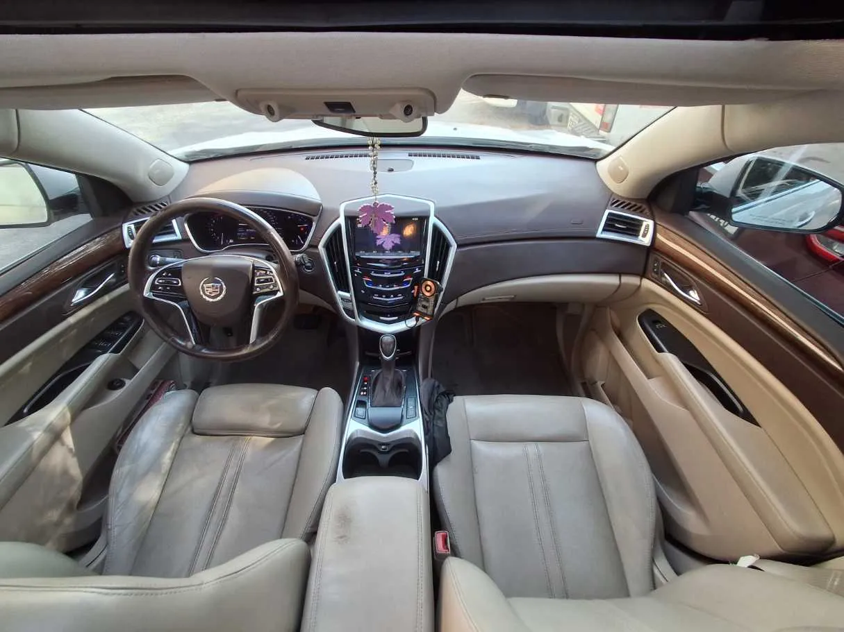 Car image 16