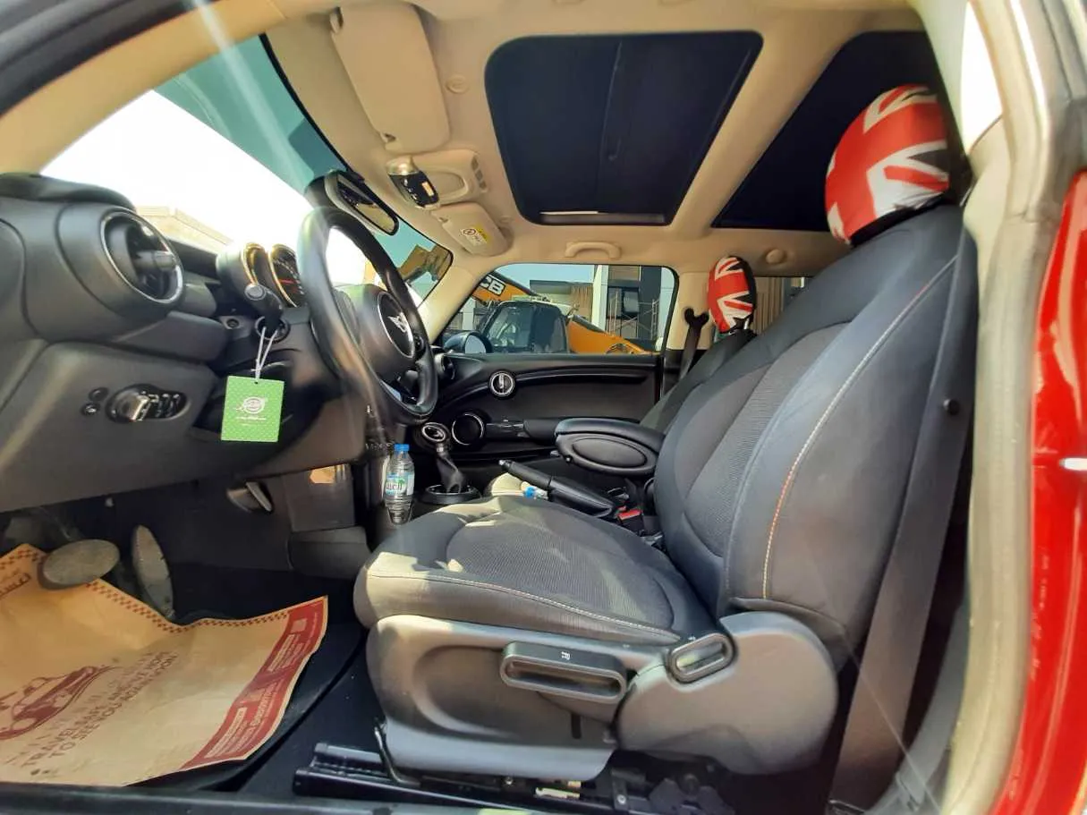 Car image 13