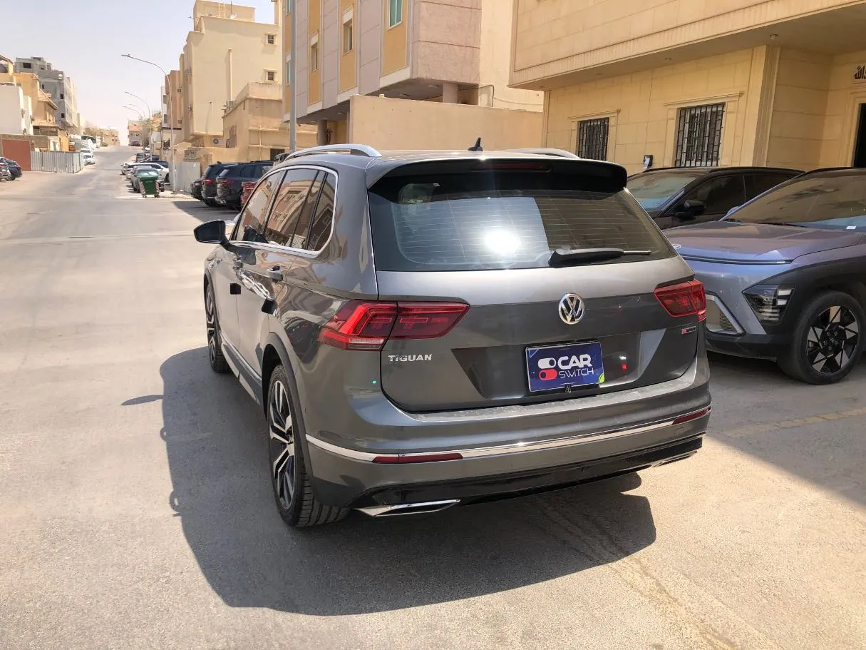 Car image 7