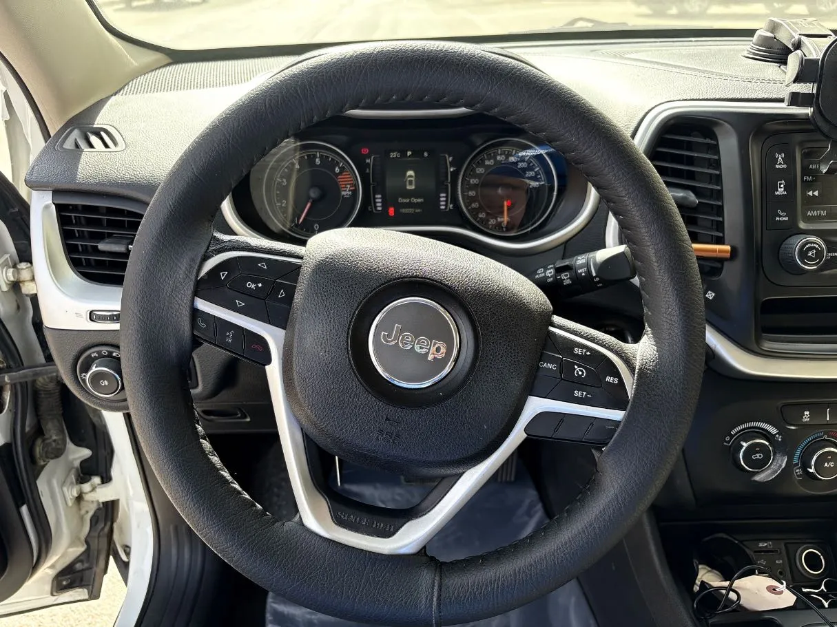 Car image 21