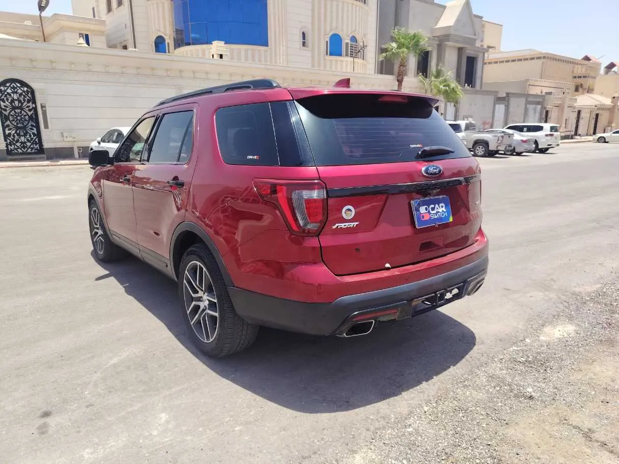 Car image 7