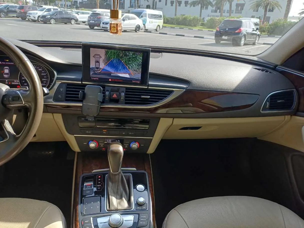 Car image 16