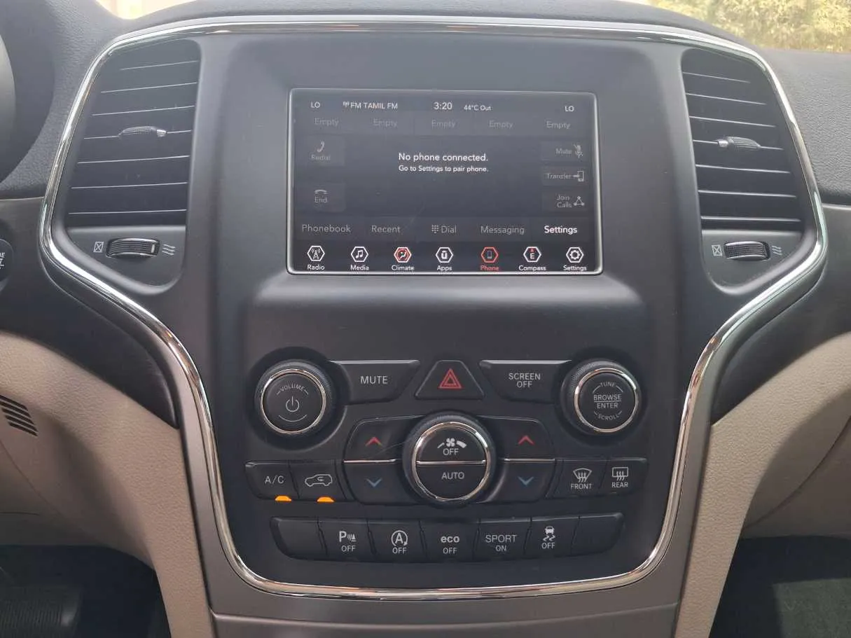 Car image 16