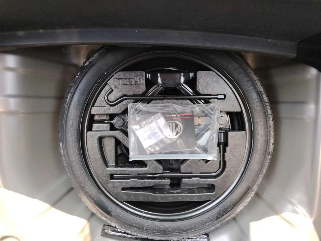 Car image 33