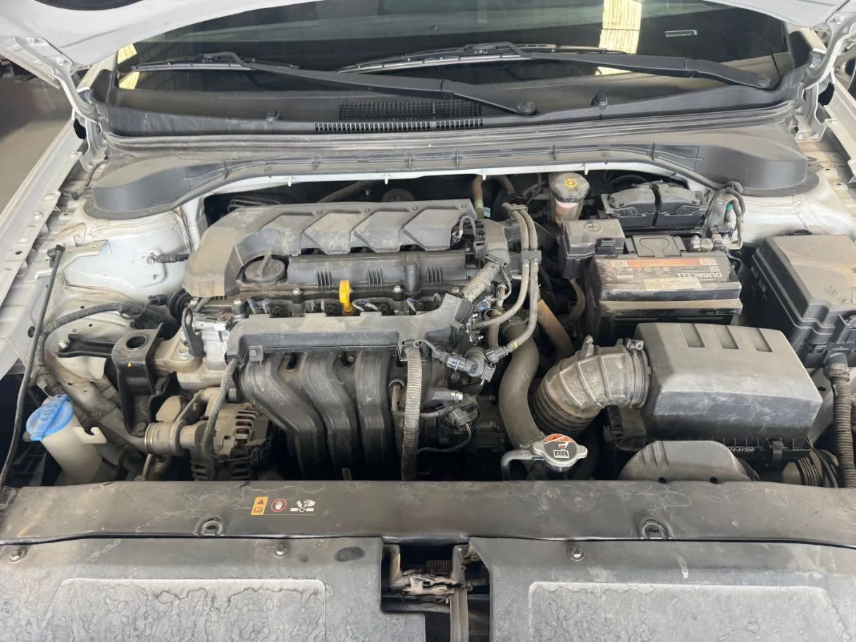 Car image 18