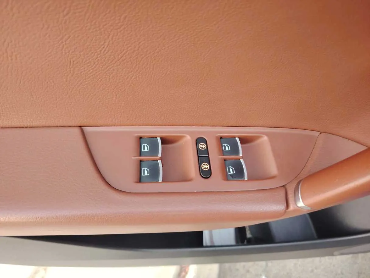 Car image 42