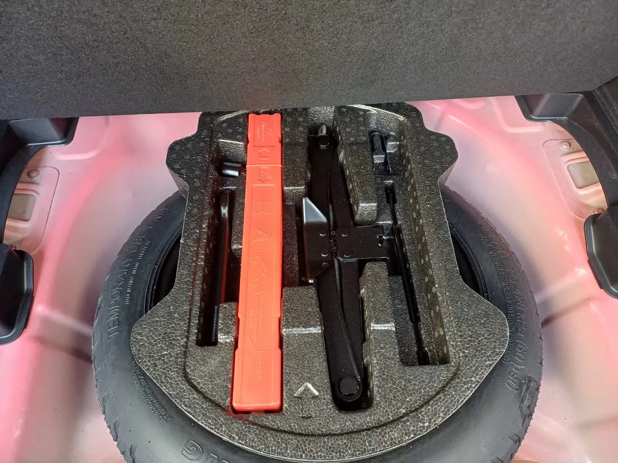 Car image 20