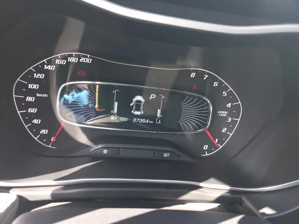 Car image 10